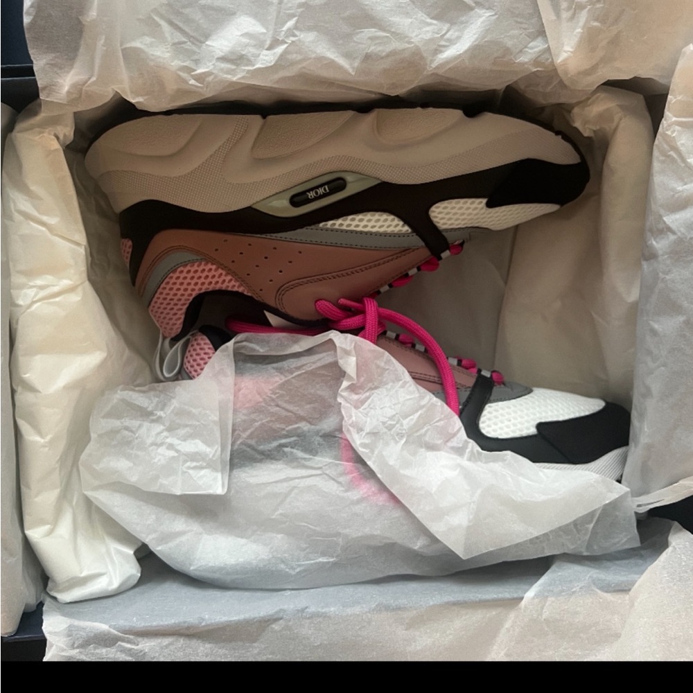 NWT Dior- Men’s B22 Pink & White Mesh w pink and white calfskin sneakers- 39 - Picture 3 of 6